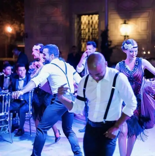 La imagen tiene un atributo ALT vacío; su nombre de archivo es espectaculo-boda.jpg