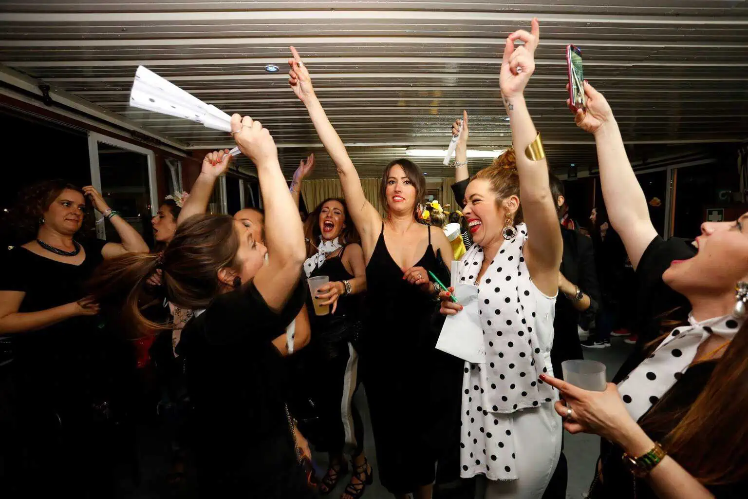 Fiesta Barco Sevilla - Imagen 13